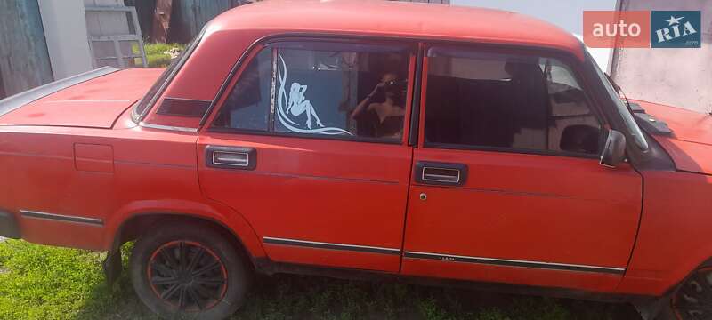 Седан ВАЗ / Lada 2105 1985 в Радомишлі