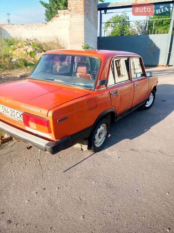 Седан ВАЗ / Lada 2105 1984 в Кременчуге