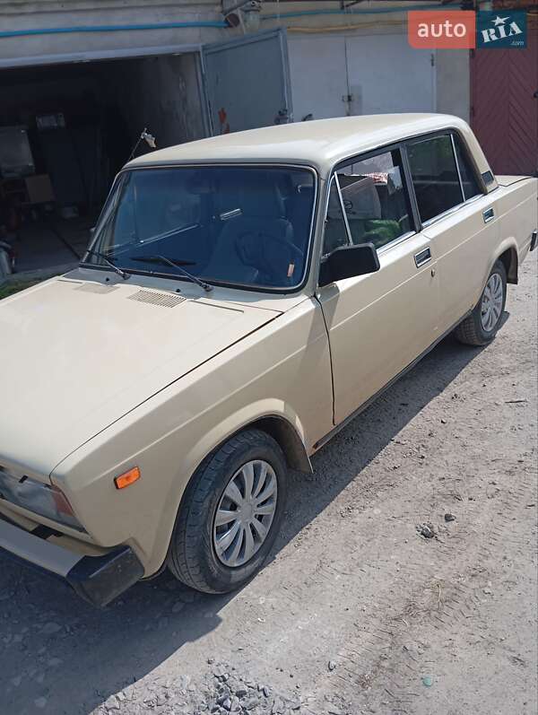 Седан ВАЗ / Lada 2105 1981 в Львове