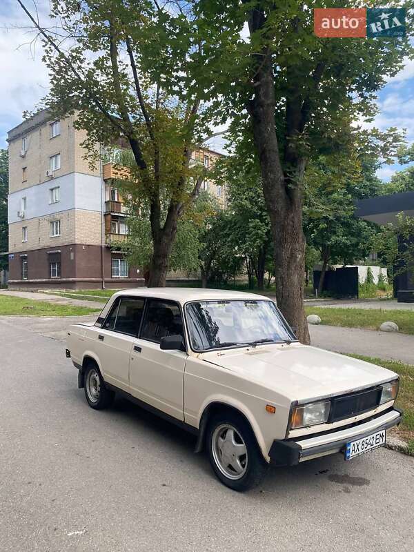 Седан ВАЗ / Lada 2105 1986 в Харькове
