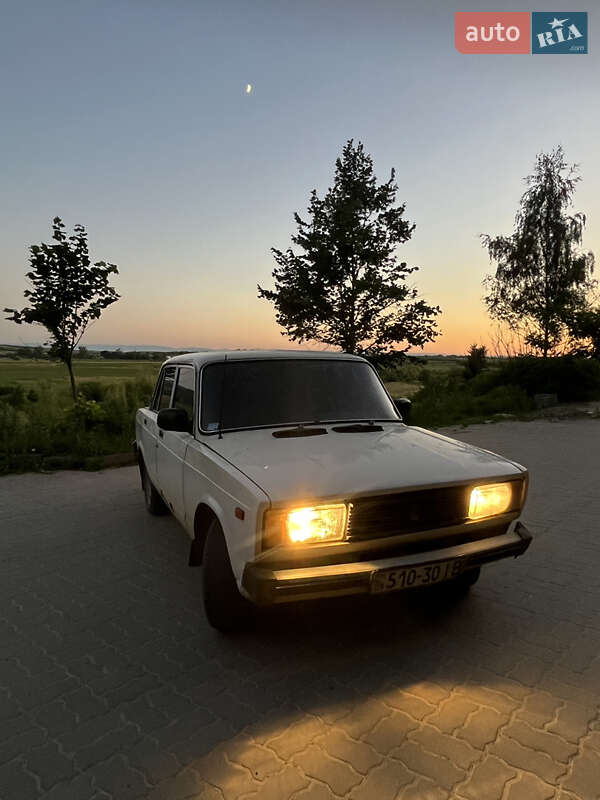 Седан ВАЗ / Lada 2105 1992 в Калуші