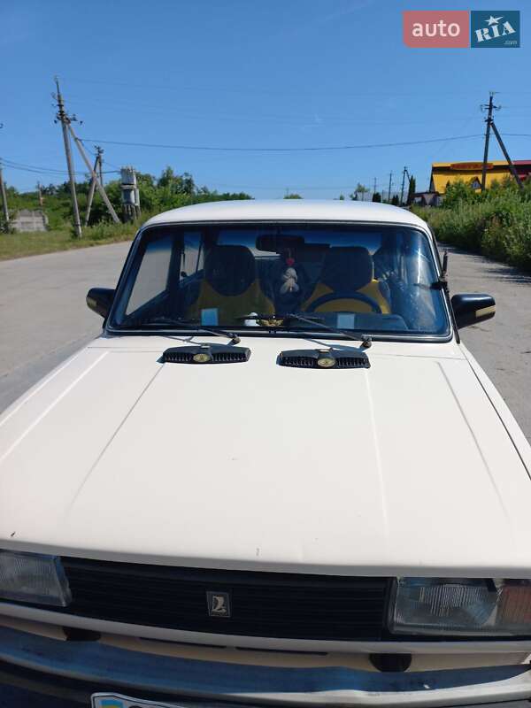 Седан ВАЗ / Lada 2105 1996 в Хотине