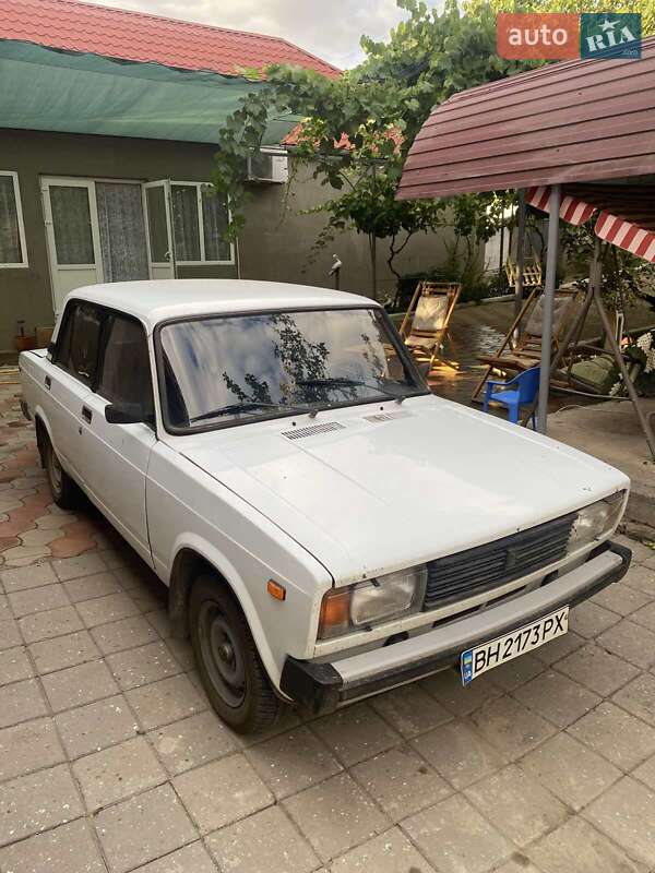 Седан ВАЗ / Lada 2105 2001 в Болграді