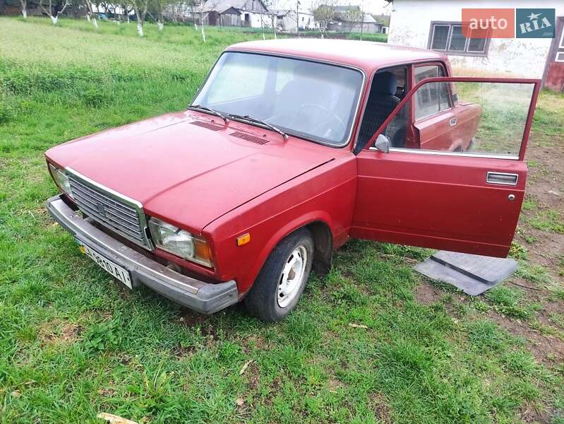 Седан ВАЗ / Lada 2105 1985 в Умани