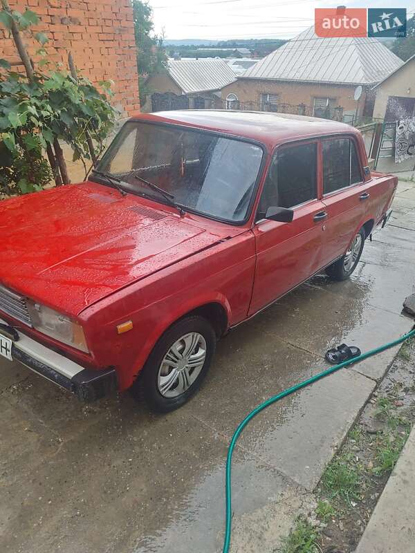 Седан ВАЗ / Lada 2105 1994 в Берегово