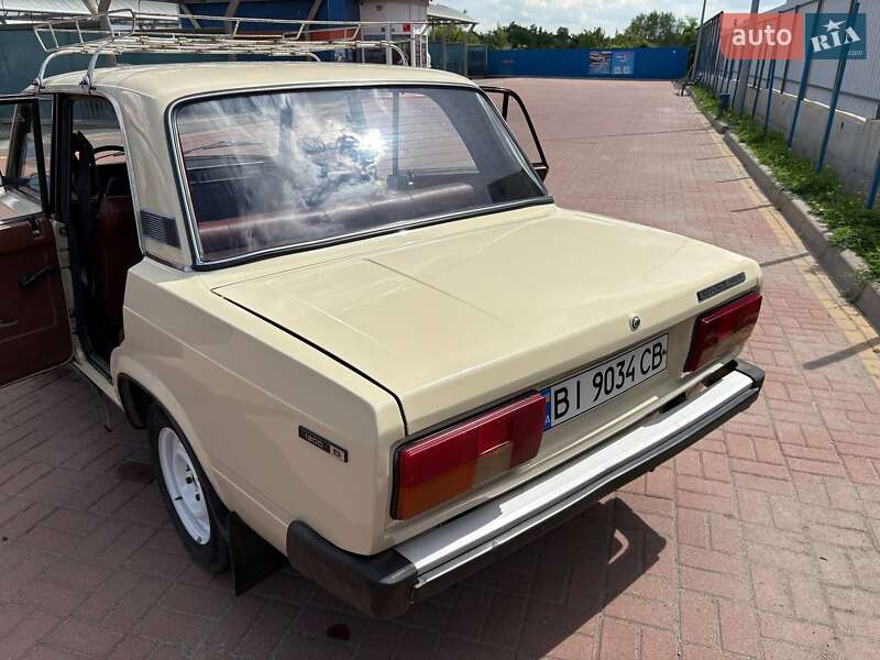 Седан ВАЗ / Lada 2105 1984 в Полтаве