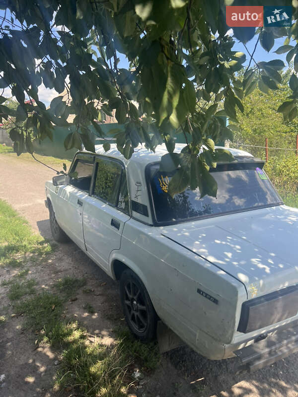 Седан ВАЗ / Lada 2105 1983 в Василькове