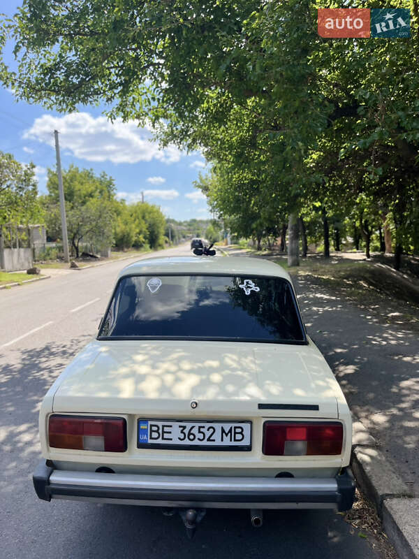 Седан ВАЗ / Lada 2105 1990 в Первомайске