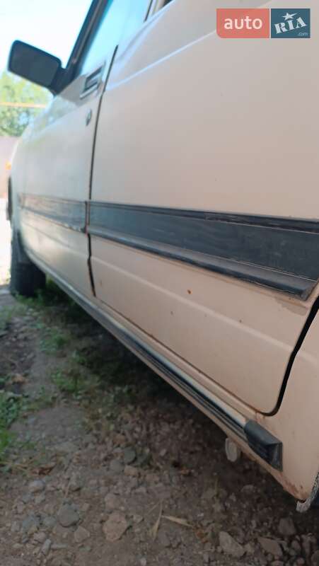 Седан ВАЗ / Lada 2105 1995 в Николаеве фото 2 Седан ВАЗ / Lada 2105 1995 в Николаеве