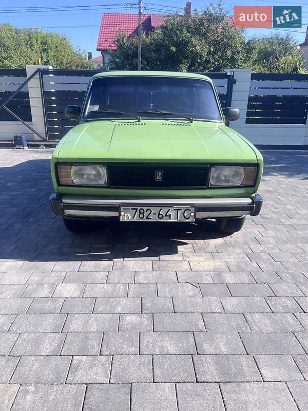 Седан ВАЗ / Lada 2105 1982 в Бродах
