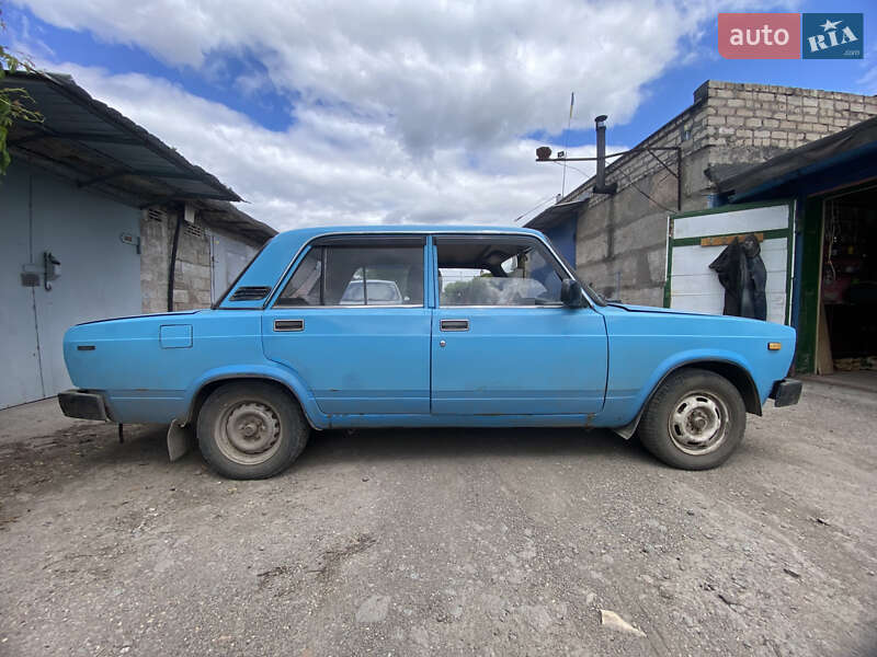 Седан ВАЗ / Lada 2105 1983 в Кривому Розі фото 6 Седан ВАЗ / Lada 2105 1983 в Кривому Розі