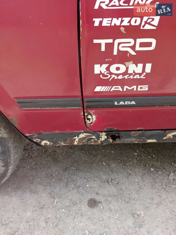 Седан ВАЗ / Lada 2105 1993 в Черновцах