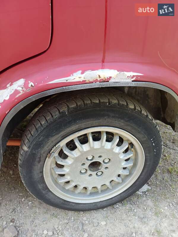 Седан ВАЗ / Lada 2105 1993 в Черновцах