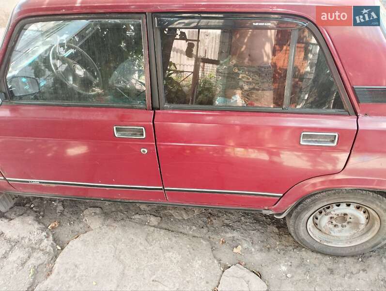 Седан ВАЗ / Lada 2105 1993 в Дніпрі