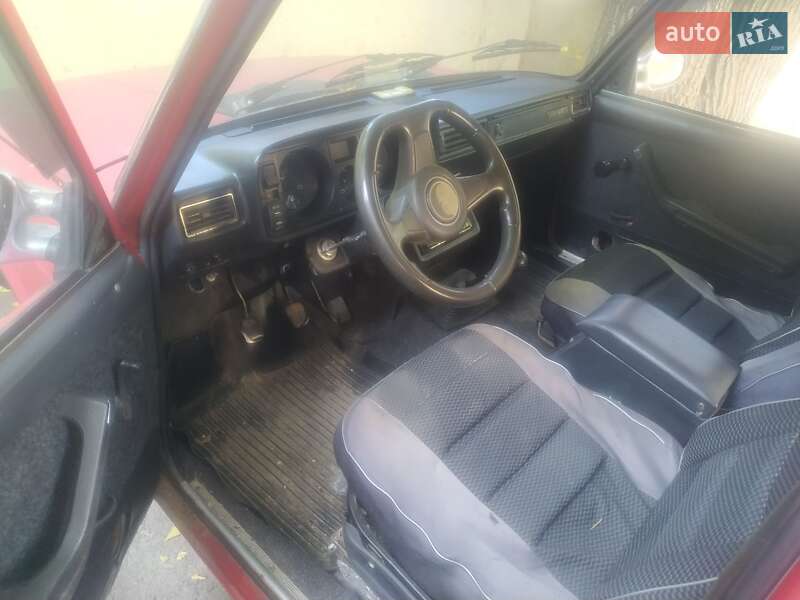 Седан ВАЗ / Lada 2105 1984 в Харькове