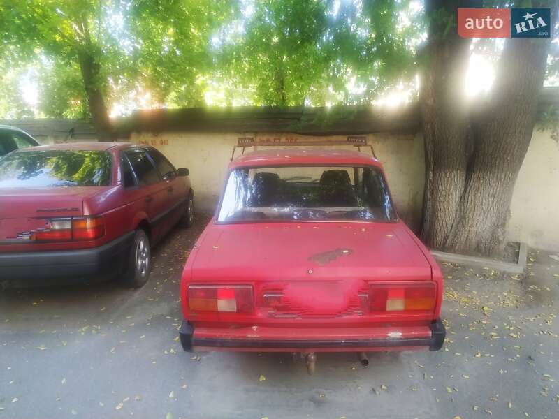 Седан ВАЗ / Lada 2105 1984 в Харькове