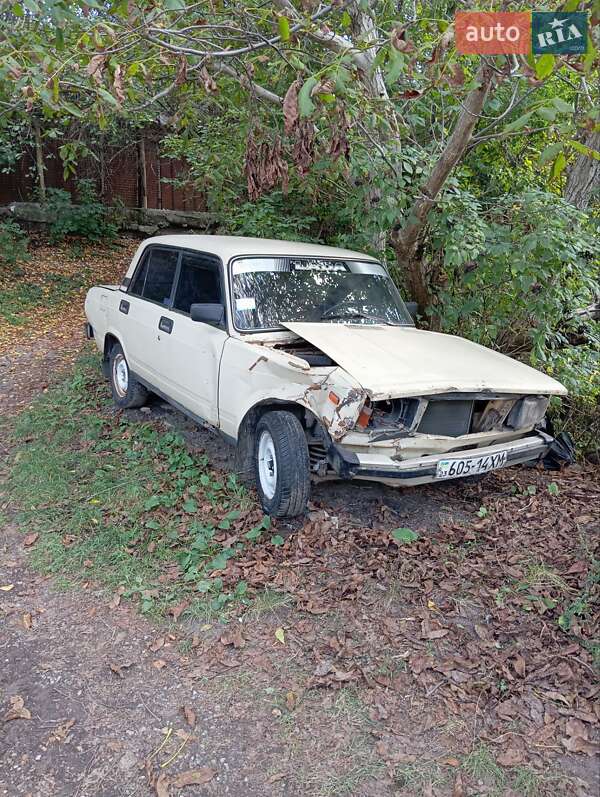Седан ВАЗ / Lada 2105 1993 в Каменец-Подольском фото 2 Седан ВАЗ / Lada 2105 1993 в Каменец-Подольском