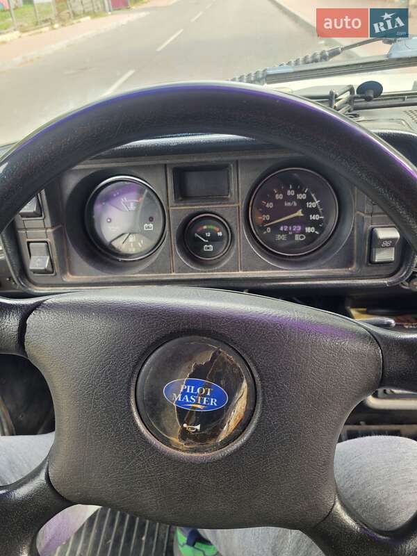 Седан ВАЗ / Lada 2105 1994 в Могилев-Подольске