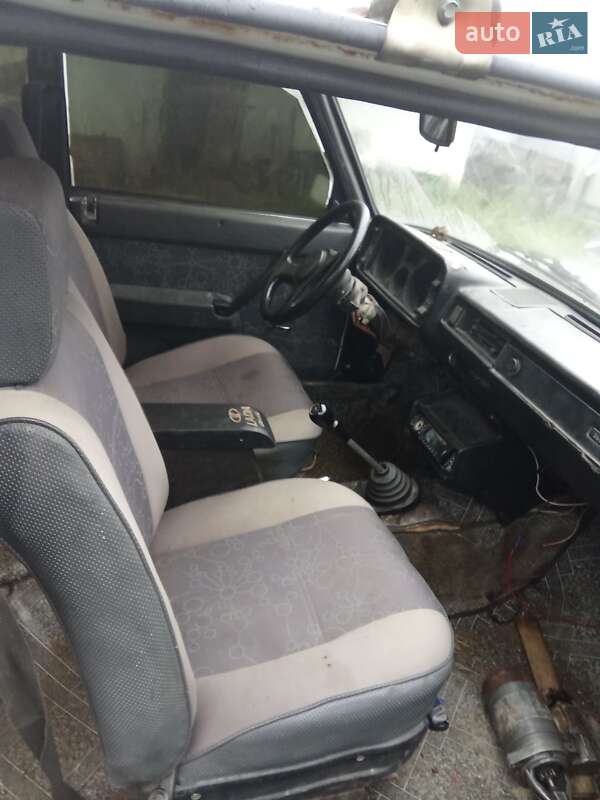 Седан ВАЗ / Lada 2105 1984 в Тульчине фото 6 Седан ВАЗ / Lada 2105 1984 в Тульчине