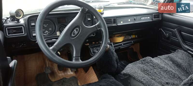 Седан ВАЗ / Lada 2105 2000 в Новом Роздоле