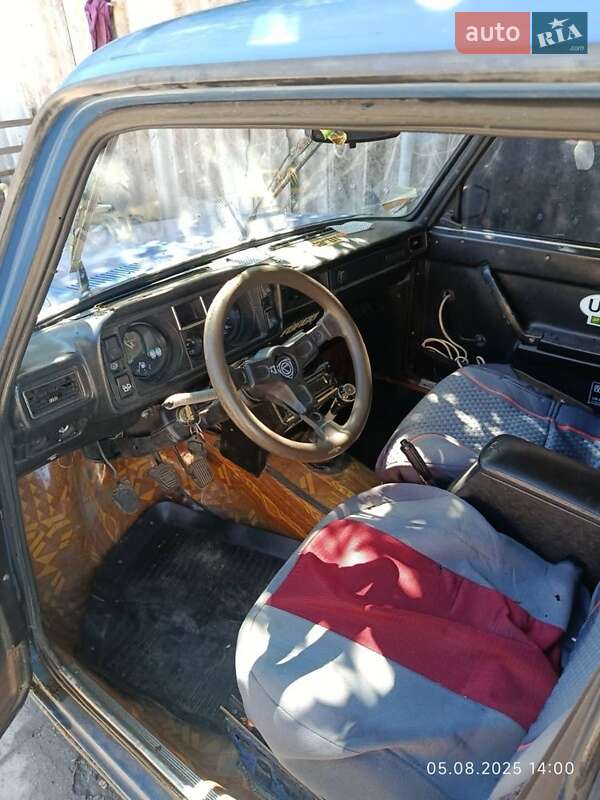 Седан ВАЗ / Lada 2105 1986 в Верхньодніпровську фото 3 Седан ВАЗ / Lada 2105 1986 в Верхньодніпровську