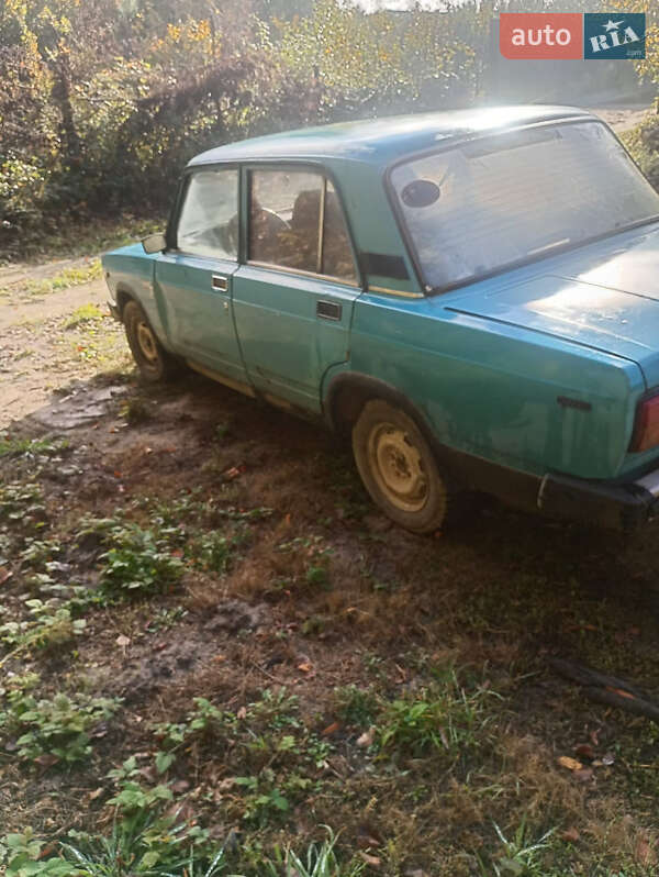 Седан ВАЗ / Lada 2105 1992 в Старичах