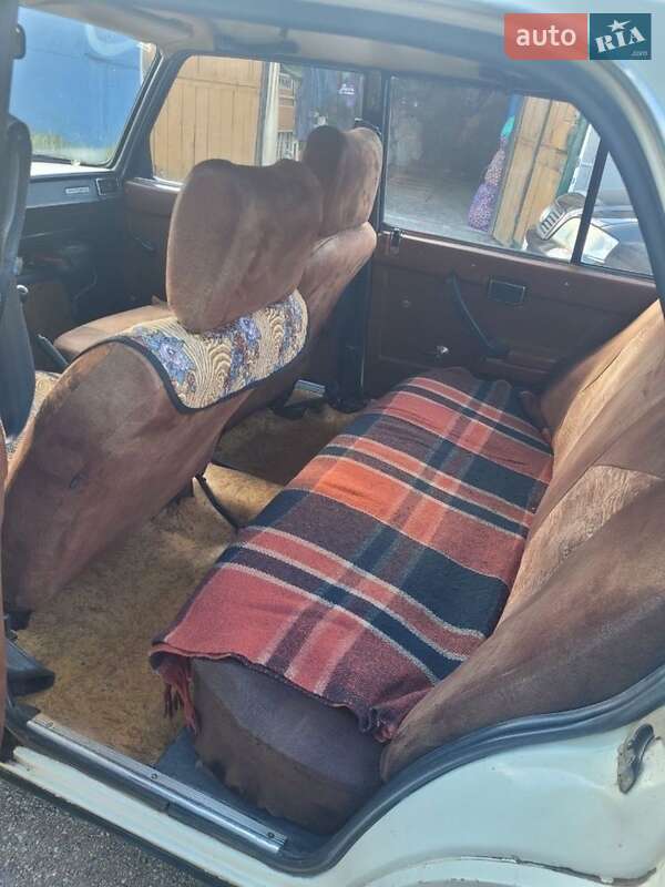 Седан ВАЗ / Lada 2105 1984 в Каменском фото 7 Седан ВАЗ / Lada 2105 1984 в Каменском