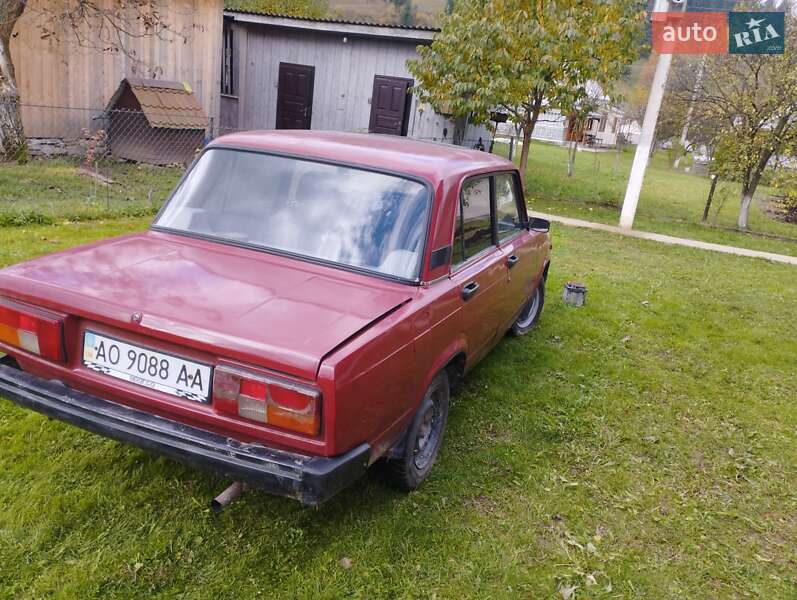 Седан ВАЗ / Lada 2105 1992 в Верховині