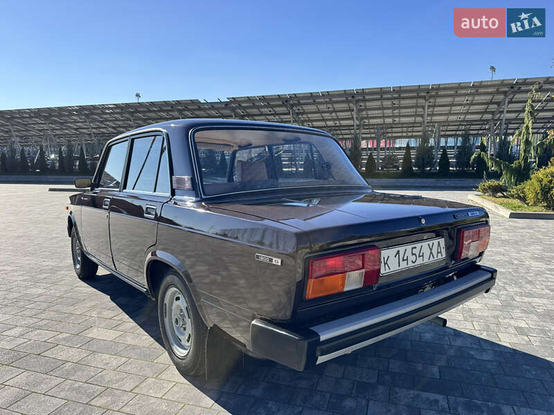 Седан ВАЗ / Lada 2105 1986 в Львове фото 12 Седан ВАЗ / Lada 2105 1986 в Львове