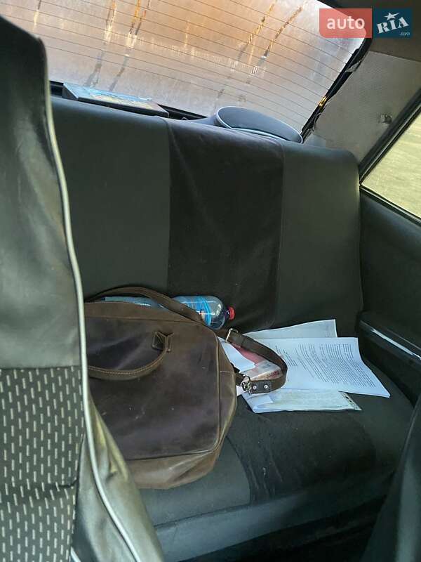 Седан ВАЗ / Lada 2105 1982 в Днепре фото 6 Седан ВАЗ / Lada 2105 1982 в Днепре