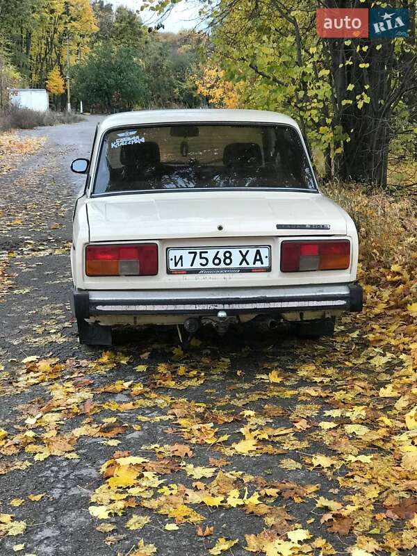 Седан ВАЗ / Lada 2105 1986 в Люботине фото 3 Седан ВАЗ / Lada 2105 1986 в Люботине