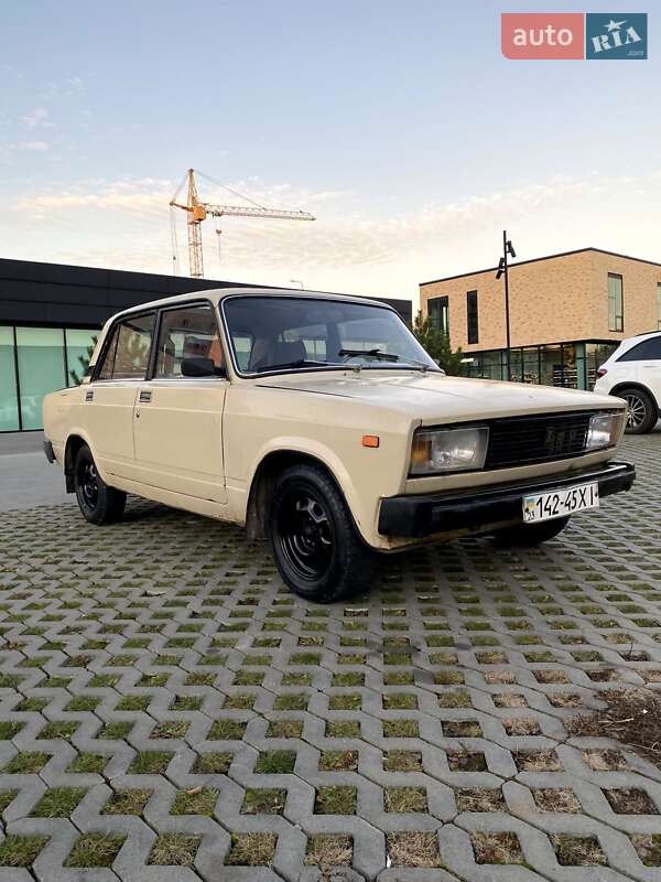 Седан ВАЗ / Lada 2105 1983 в Хмельницком фото 12 Седан ВАЗ / Lada 2105 1983 в Хмельницком