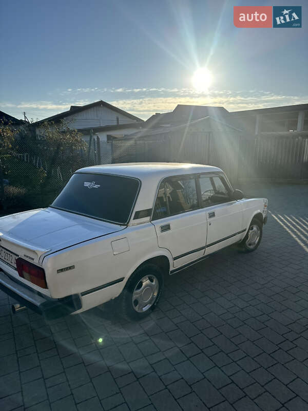 Седан ВАЗ / Lada 2105 1983 в Львові фото 4 Седан ВАЗ / Lada 2105 1983 в Львові