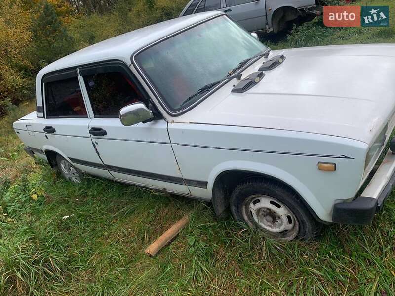 Седан ВАЗ / Lada 2105 1987 в Острозі фото 2 Седан ВАЗ / Lada 2105 1987 в Острозі