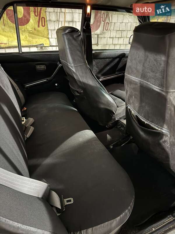 Седан ВАЗ / Lada 2105 1982 в Южному фото 5 Седан ВАЗ / Lada 2105 1982 в Южному
