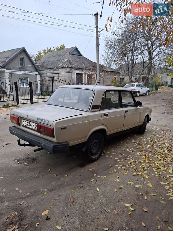 Седан ВАЗ / Lada 2105 1987 в Новому Бузі