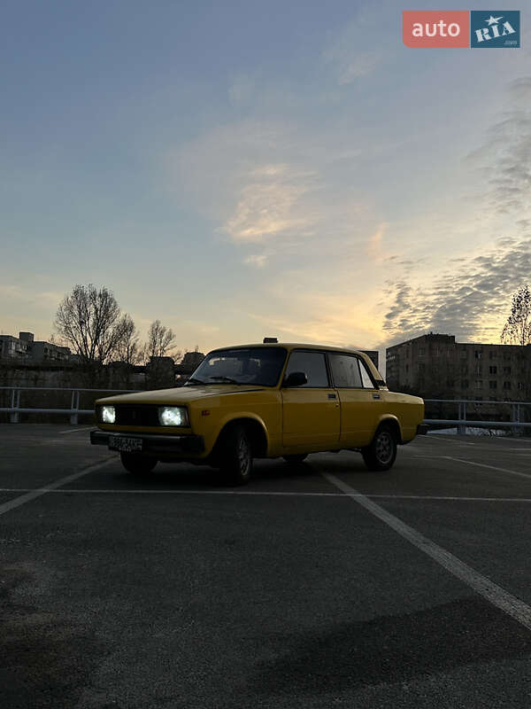 Седан ВАЗ / Lada 2105 1983 в Києві