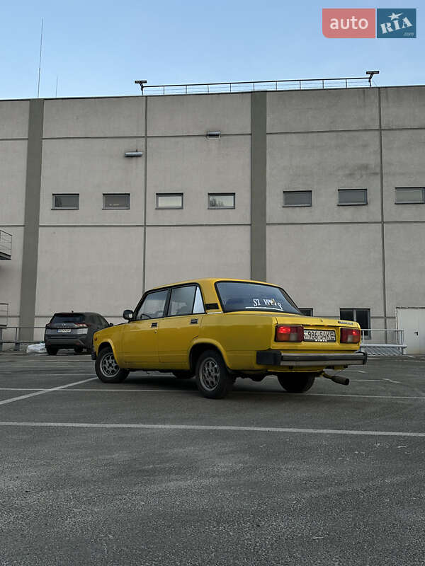 Седан ВАЗ / Lada 2105 1983 в Києві