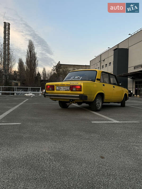 Седан ВАЗ / Lada 2105 1983 в Києві