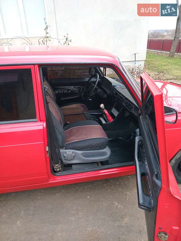 Седан ВАЗ / Lada 2105 1990 в Борщеві