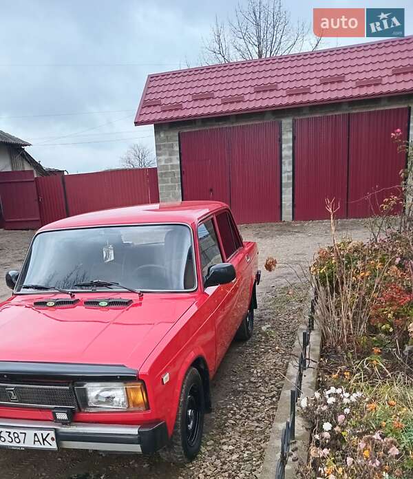 Седан ВАЗ / Lada 2105 1990 в Борщеві
