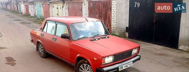 Седан ВАЗ / Lada 2105 1990 в Миколаєві