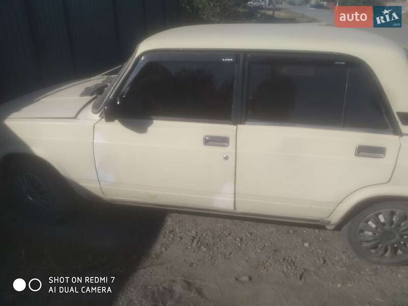 Седан ВАЗ / Lada 2105 1982 в Томаківці