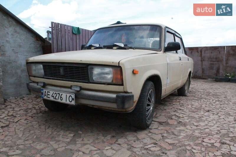 Седан ВАЗ / Lada 2105 1982 в Томаківці
