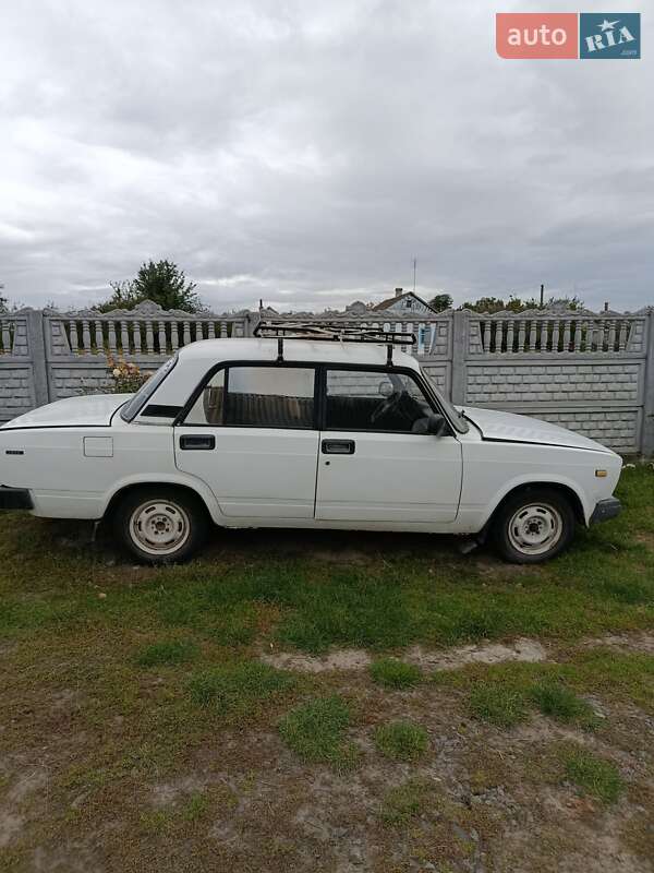 Седан ВАЗ / Lada 2105 1994 в Славуте