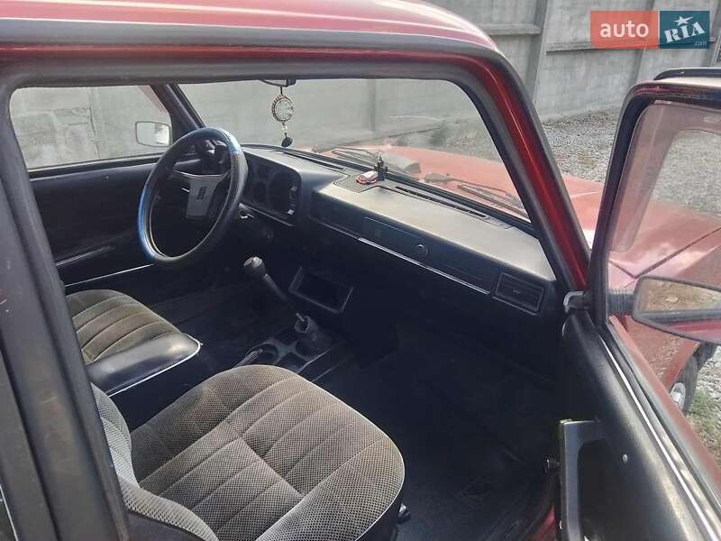 Седан ВАЗ / Lada 2105 1990 в Новоукраинке