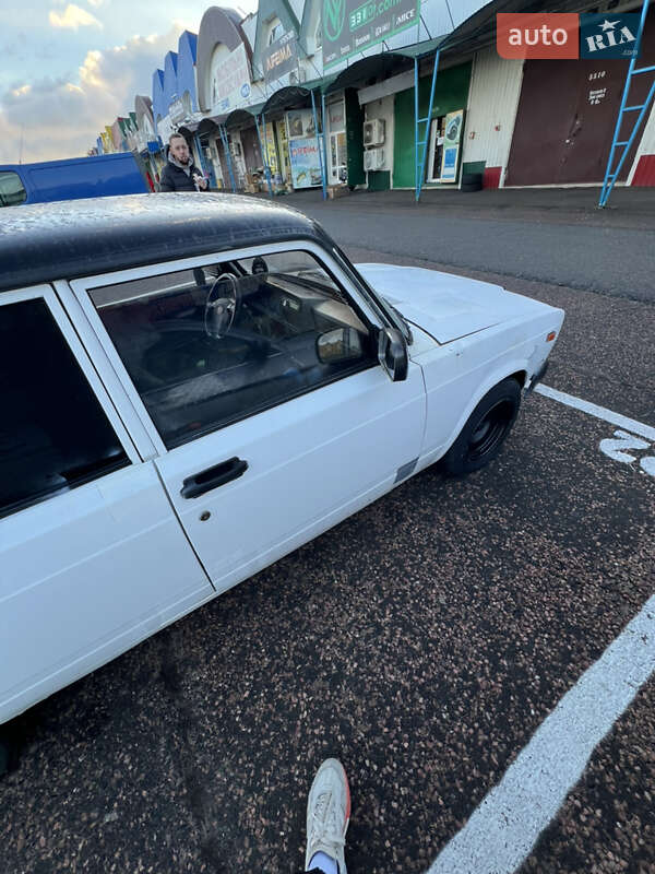 Седан ВАЗ / Lada 2105 1990 в Одессе