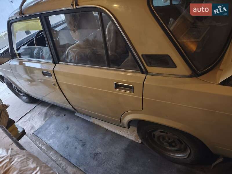 Седан ВАЗ / Lada 2105 1982 в Івано-Франківську