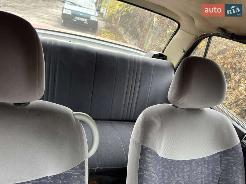 Седан ВАЗ / Lada 2105 1990 в Дніпрі