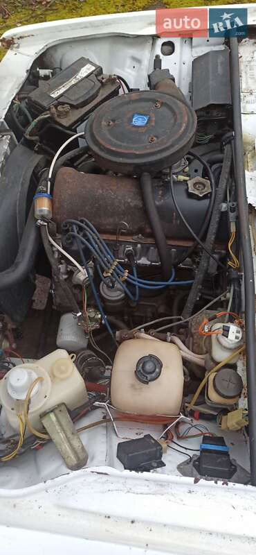 Седан ВАЗ / Lada 2105 1999 в Здолбунове